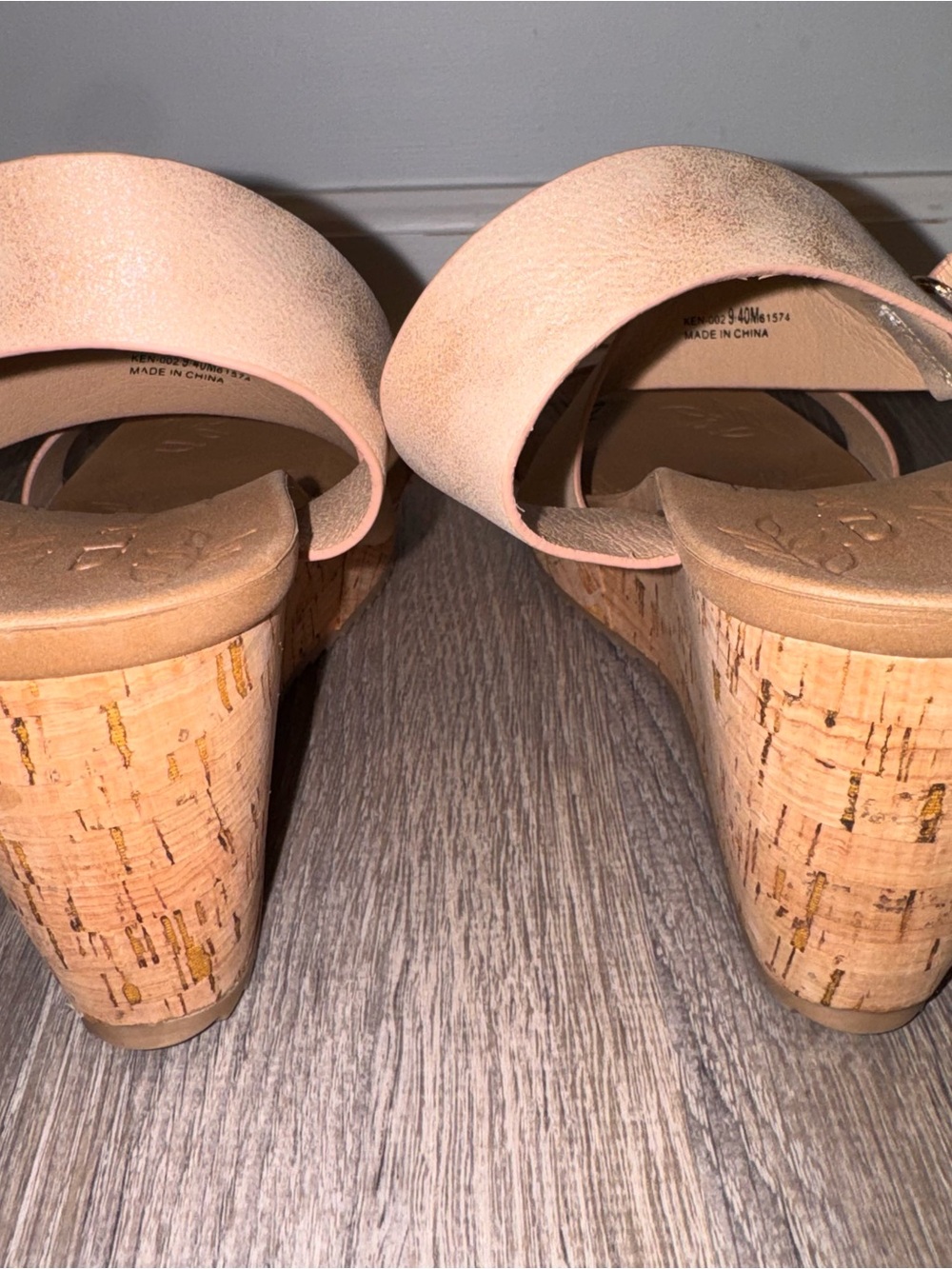 CL by Laundry Kingly Beige Tan nude shimmer Cork Wedge Sandals 9 - Picture 5 of 13